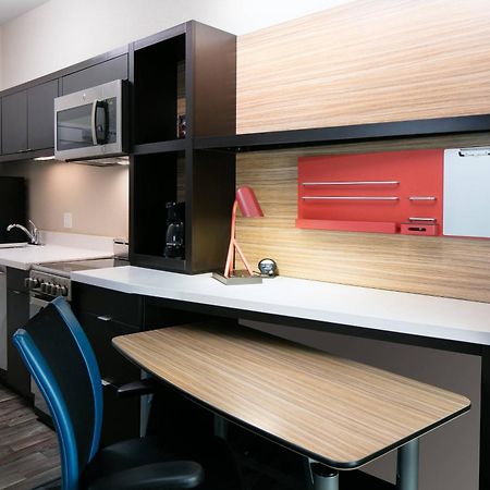 Towneplace Suites By Marriott Kansas City Airport Exterior foto