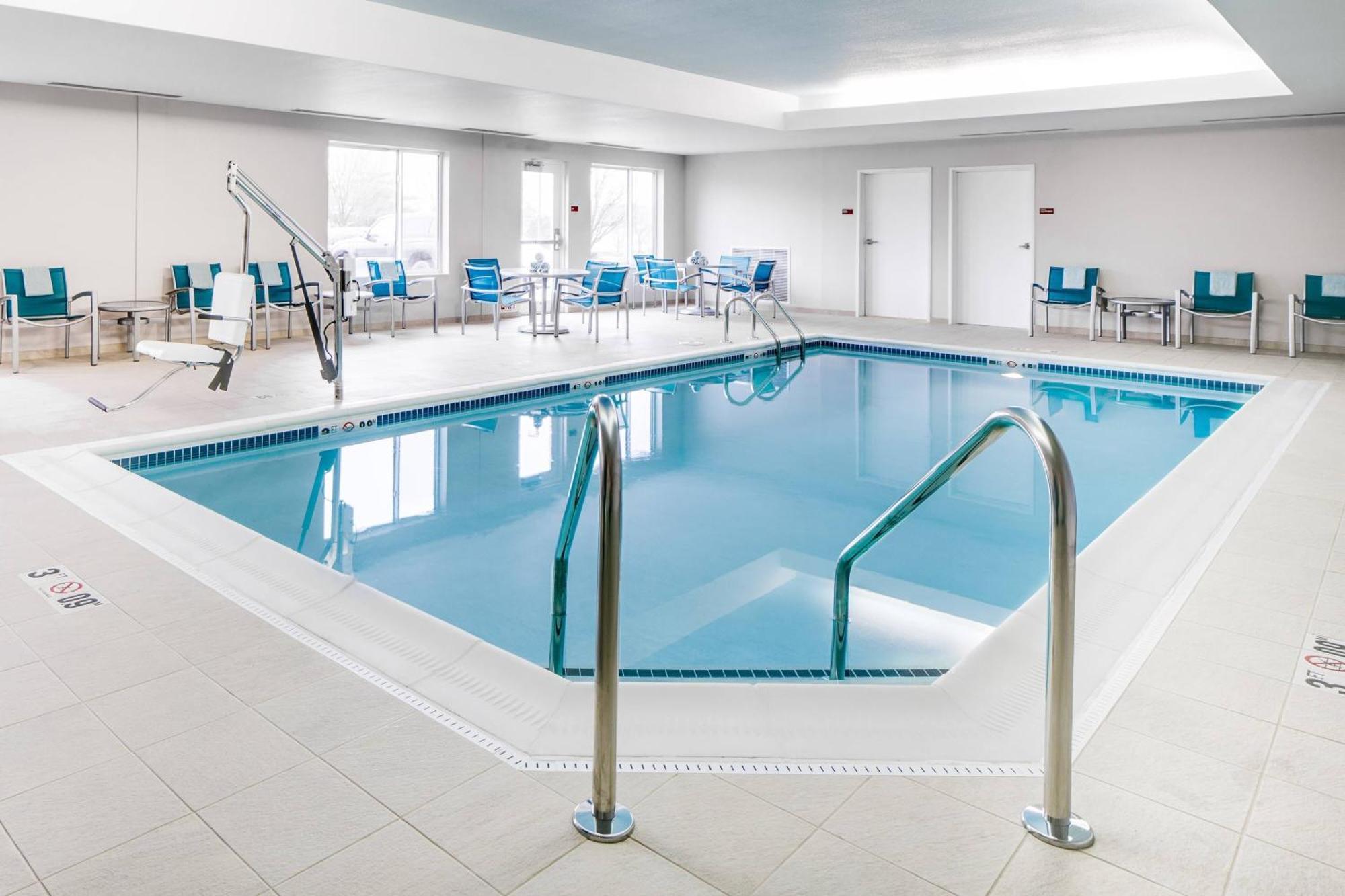 Towneplace Suites By Marriott Kansas City Airport Exterior foto